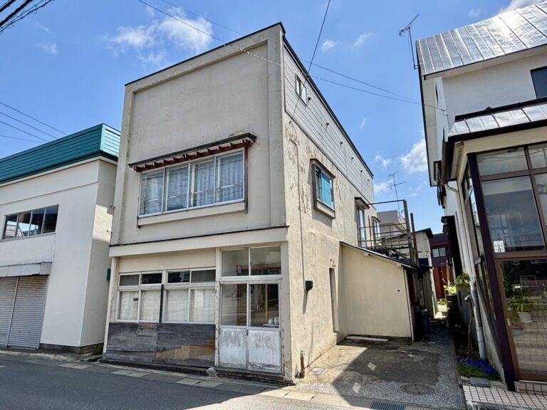 【売地】青森市久須志3丁目　580万円　(47.14坪)