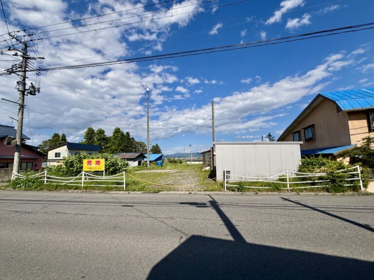 【売地】青森市細越栄山　370万円　(186.18坪)
