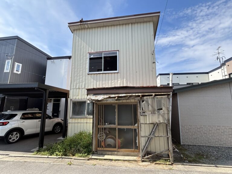 【売地】青森市茶屋町　230万円　(30.04坪)　解体更地渡し