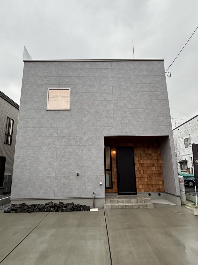 仲介手数料不要【売家】青森市小柳1丁目 4,322万円 (建物34.77坪・土地49.05坪) 新築モデルハウス販売