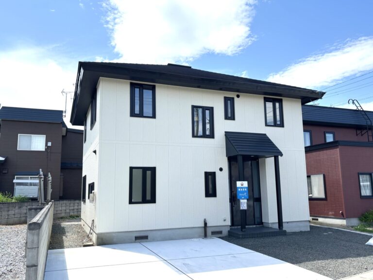 【売家】青森市小柳1丁目　2,480万円　(建物39.82坪・土地68.36坪)　中古住宅