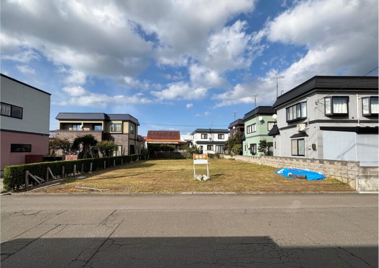 NEW!【売地】本泉1丁目　540万円　(89.80坪)　南向き　間口4ｍ確保