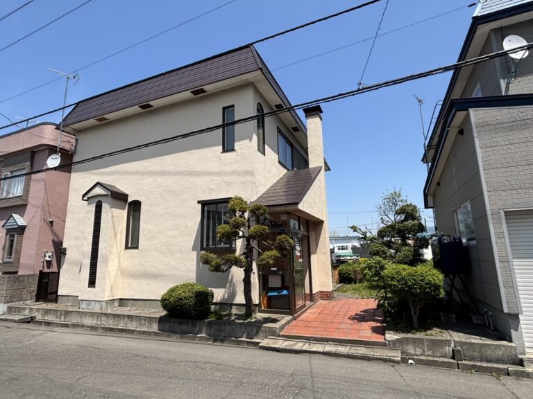 【売家】青森市中佃2丁目　520万円　(建物34.22坪・土地40.98坪)　中古住宅